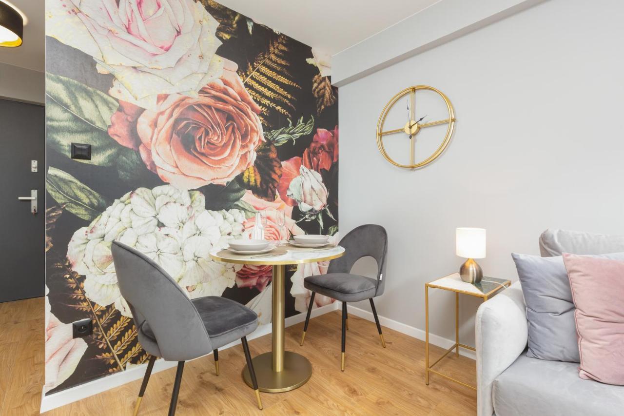 City Center Apartment Near The Vistula By Noclegi Renters Warsaw Exterior photo