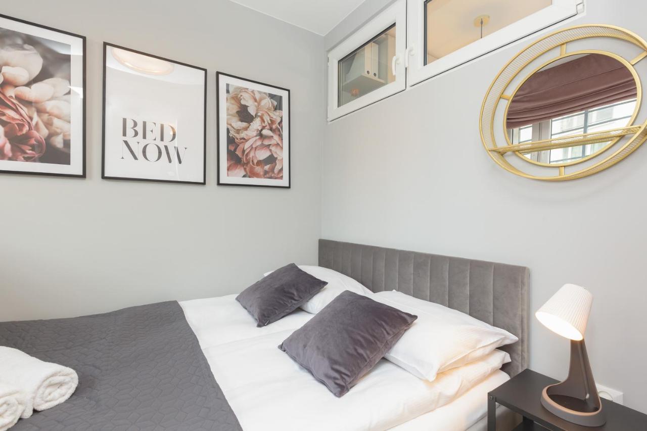 City Center Apartment Near The Vistula By Noclegi Renters Warsaw Exterior photo