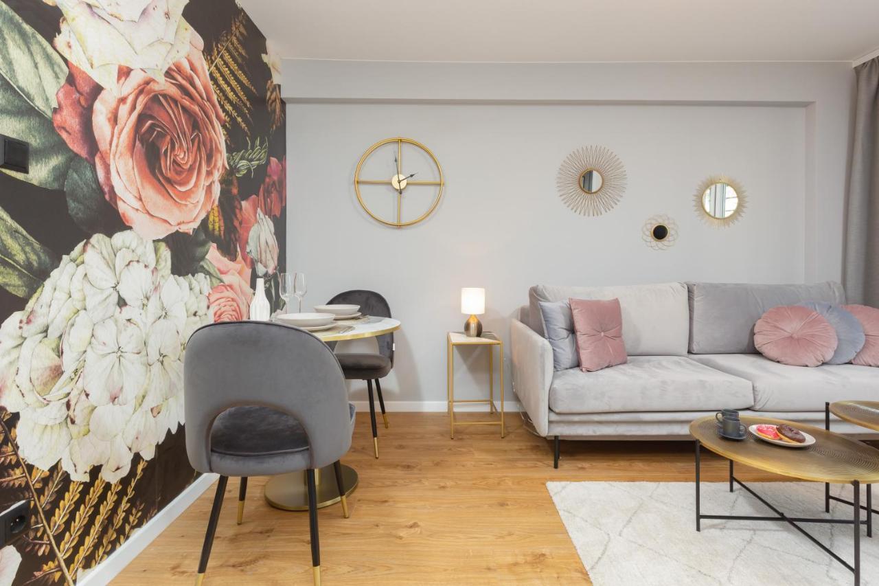 City Center Apartment Near The Vistula By Noclegi Renters Warsaw Exterior photo